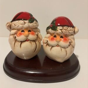 Festive Vintage Santa Claus Head Salt and Pepper Shakers